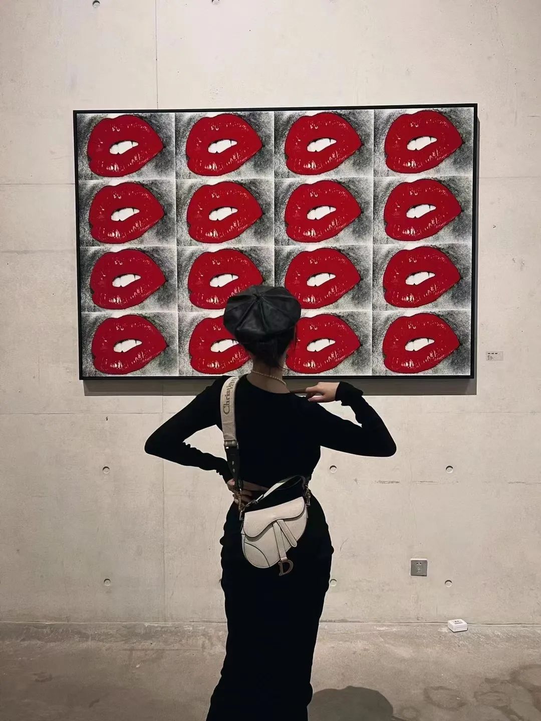 DƬ